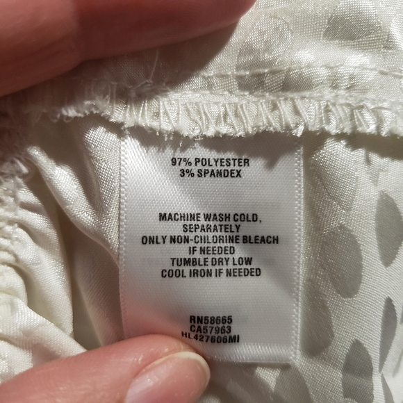 Chelsea. 28 women Top - Picture 8 of 14